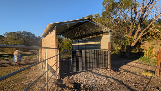 Portable Horse Shelter 3.5(W)x6.0(D)x2.8(H)m