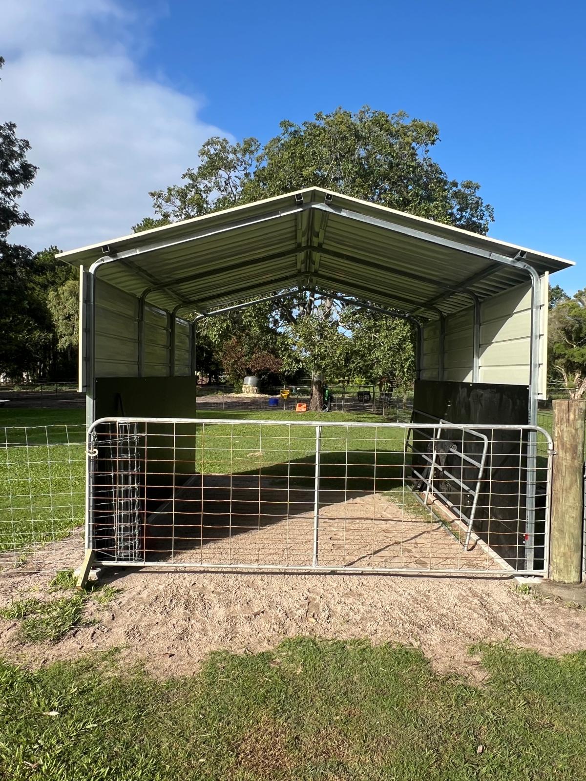 Portable Horse Shelter 3.5(W)x4.5(D)x2.8(H)m